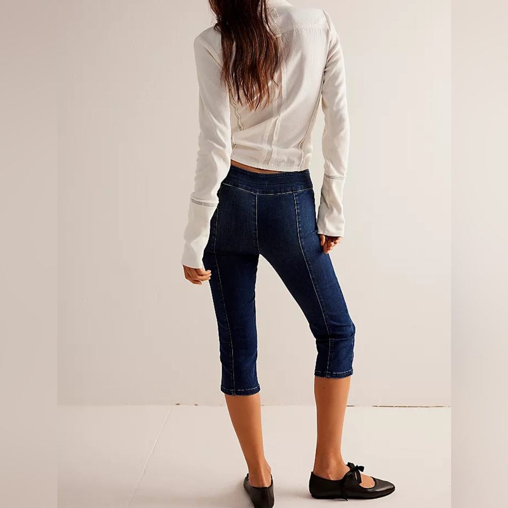 FREE PEOPLE We The Free Carousel Pull-On Capri Jeans NWT